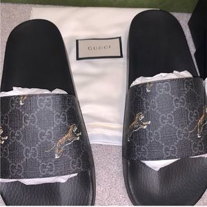 Gucci GG Supreme Tiger Slides SZ 10
